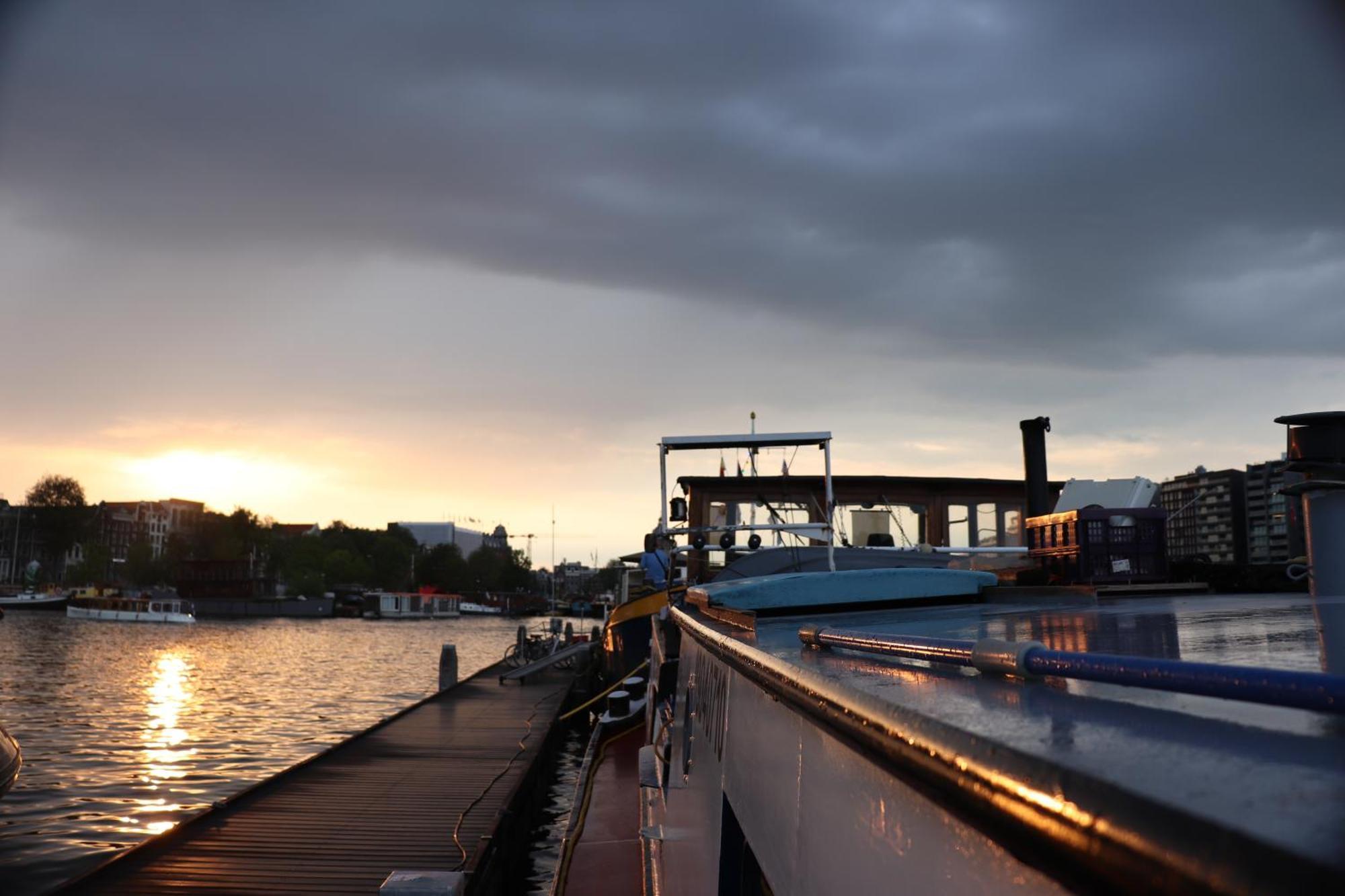 Intersail Hostel - Avontuur Amsterdam Dış mekan fotoğraf