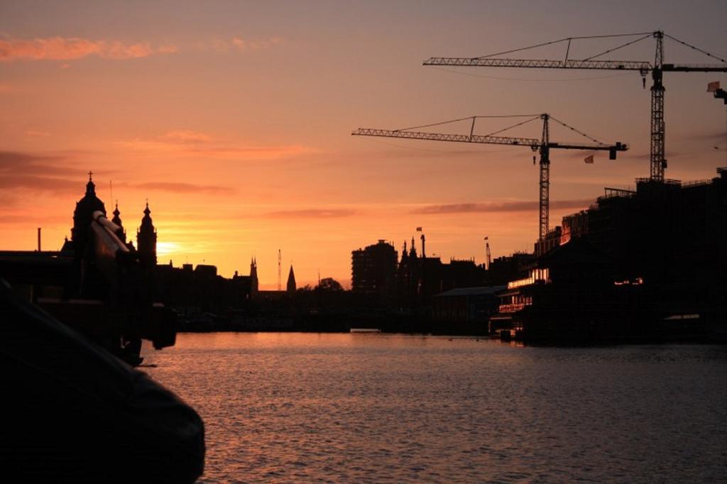 Intersail Hostel - Avontuur Amsterdam Dış mekan fotoğraf