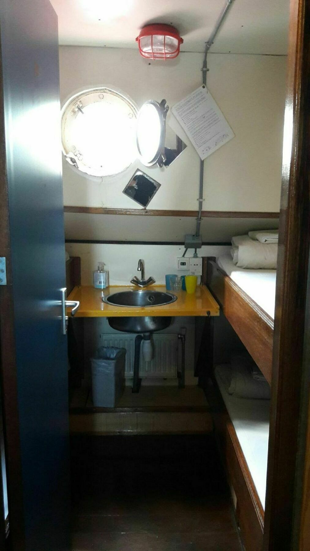 Intersail Hostel - Avontuur Amsterdam Dış mekan fotoğraf